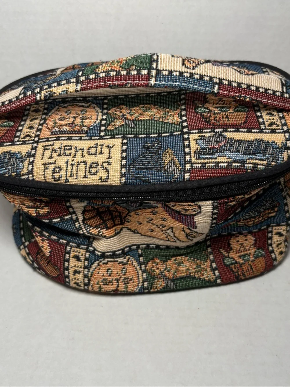 Vintage 90s Cat Tapestry Friendly Feline Makeup Cosmetic Bag Carrying Case